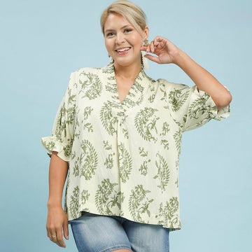 F 933. NWT Umgee Willow Vine Ruffle Trim Top - Size 2X (will fit 3X)