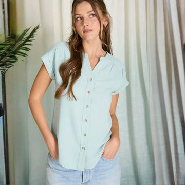 NWT Blu Pepper Lightweight Cuffed Sleeve Top
